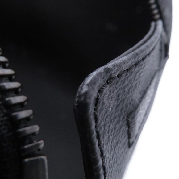 LOUIS VUITTON Dop kit Monogram Eclipse Noir M46354 - Picture 9 of 14